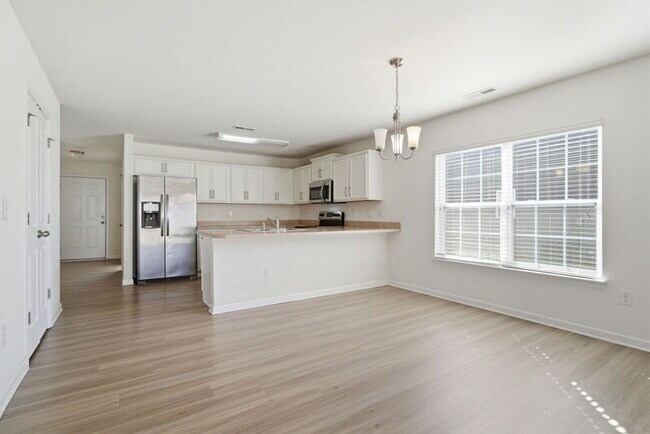 Building Photo - 3916 Sabre Ln