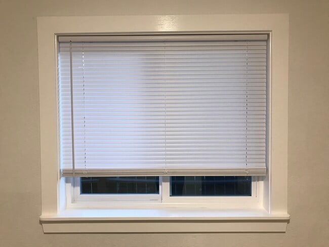 Building Photo - 930 Karluk St