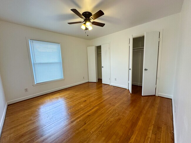 Building Photo - 3123 Fairbrook Dr