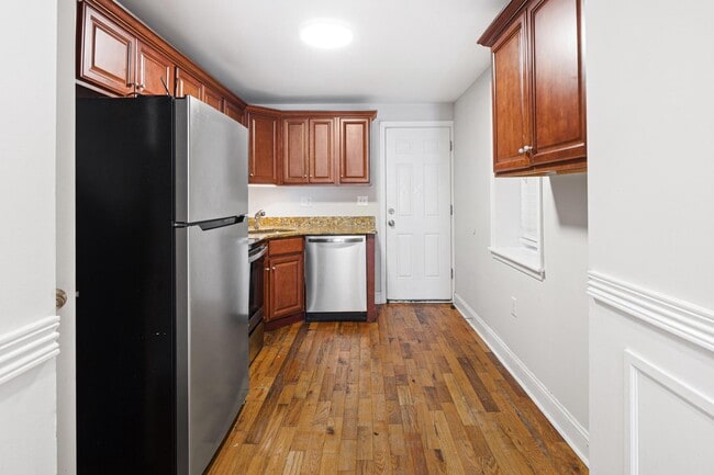 Building Photo - 1609 W Stiles St