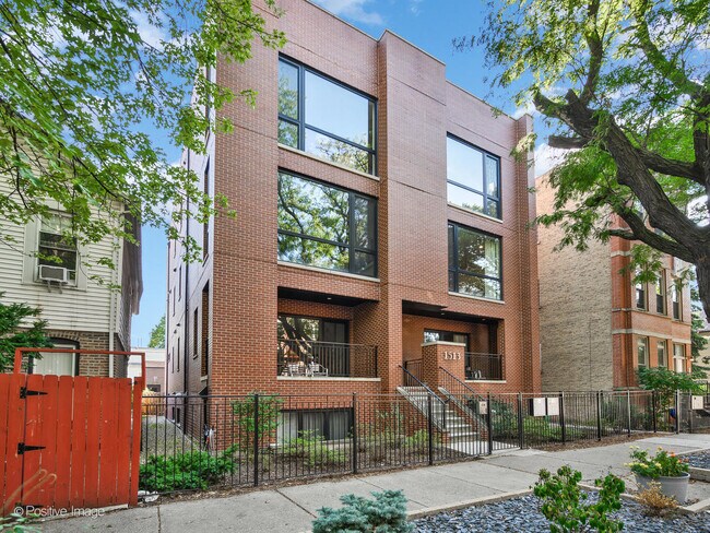 Primary Photo - 1513 W Ohio St