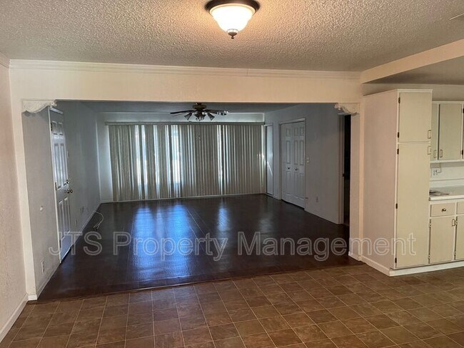 Building Photo - 6830 Mellodora Dr