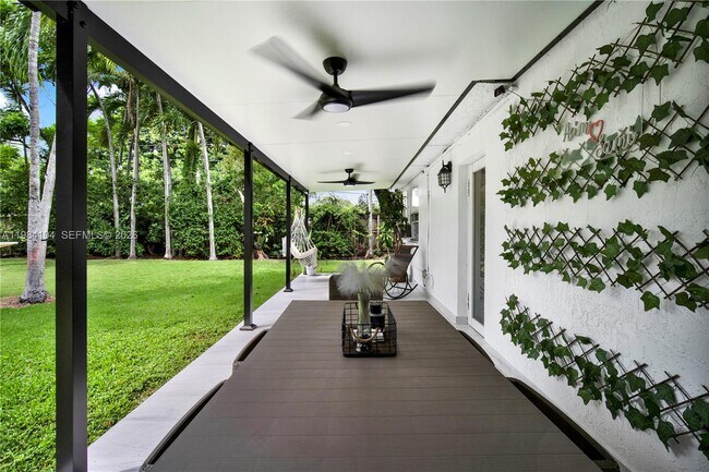 Building Photo - 6400 SW 62nd Ct