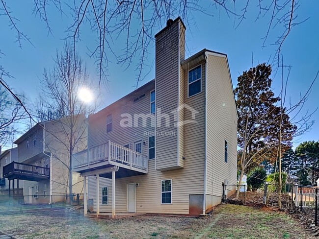 Building Photo - 2202 Serenity Dr NW