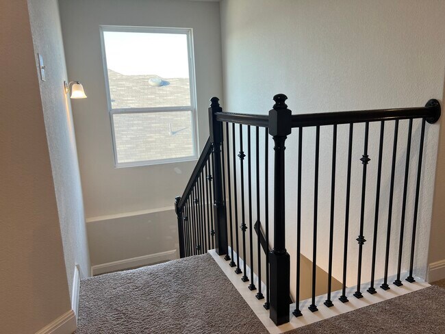 Building Photo - 207 Colorado Cyn