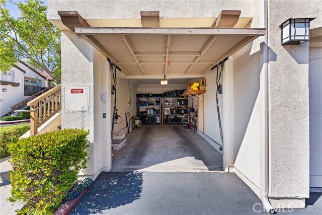 Building Photo - 137 N Mine Canyon Rd