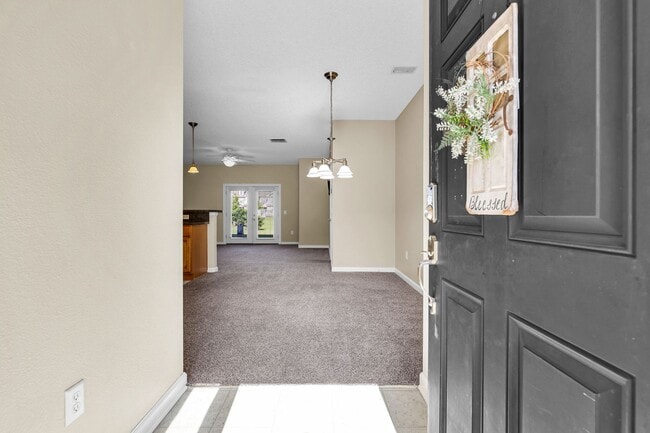 Building Photo - Charming 3-Bed Townhome in Prime Richmond Hill Location!
