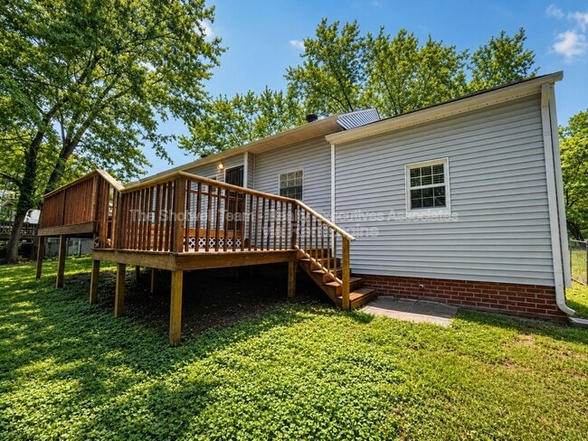 Building Photo - 2540 Larkwood Ln