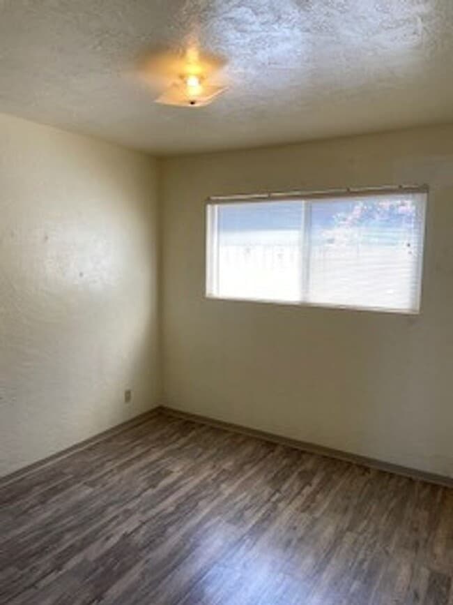Building Photo - 840 8th St