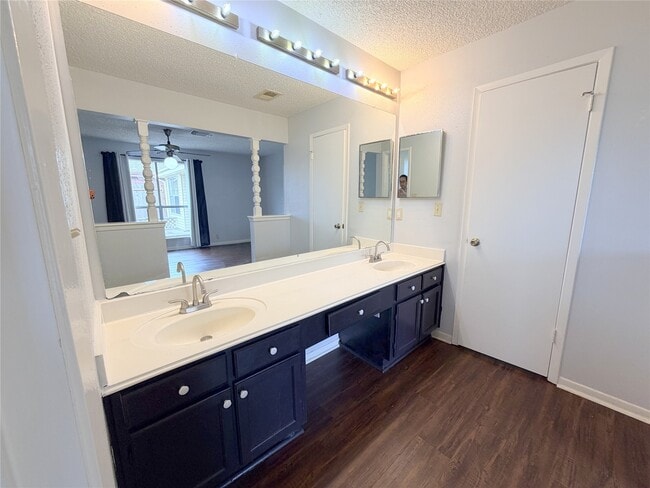 Building Photo - 2535 Planters Row