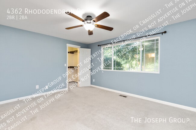 Building Photo - 4362 N Rhododendron Dr