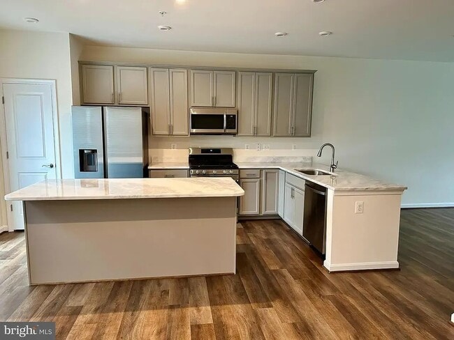 Building Photo - 209 Jenkins Way