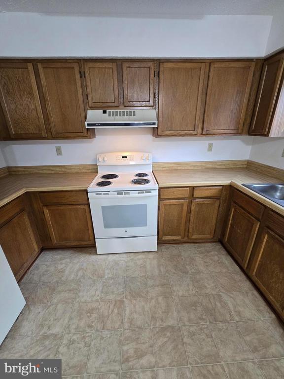 Building Photo - 6047 Sirenia Pl