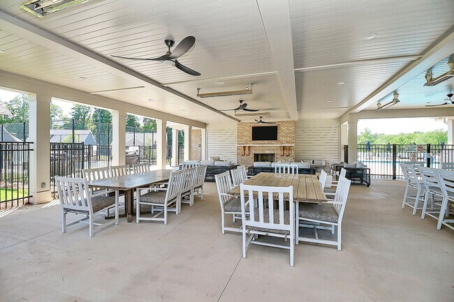 Building Photo - Ranch Home in Mint Hill, NC