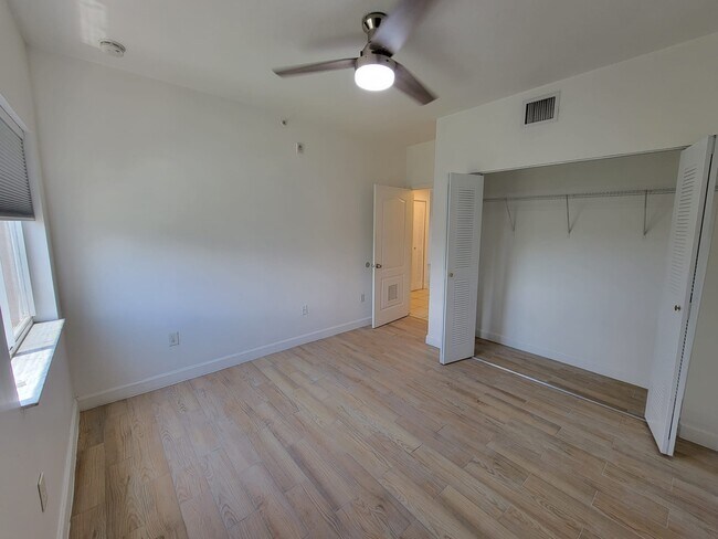 Building Photo - 1300 NE 109th St