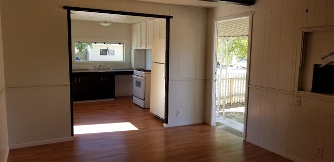 Building Photo - 680 East St