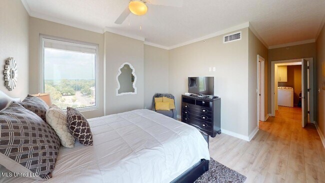 Building Photo - 2060 Beach Blvd