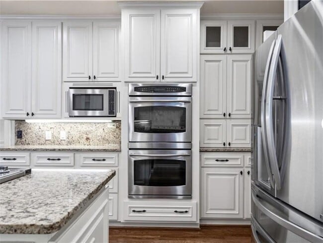Building Photo - 755 River Gate Dr