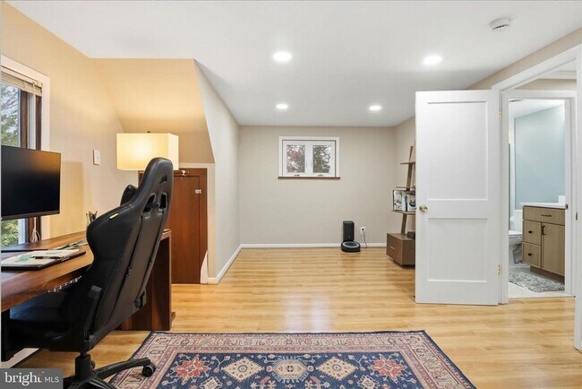 Building Photo - 2209 S Culpeper St