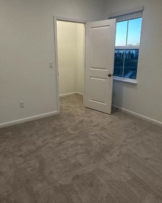 Building Photo - 322 Brandon Lks Dr