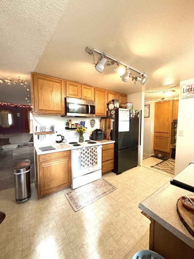 Building Photo - 13590 NW Coho Run