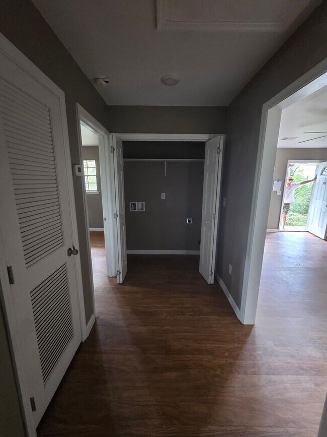 Building Photo - Ringgold 17