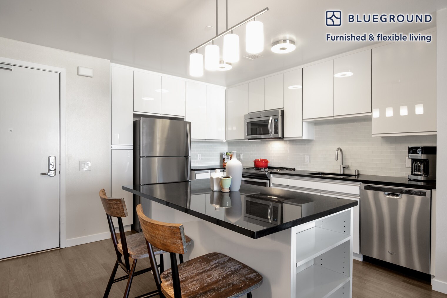 Building Photo - 690 Long Bridge St