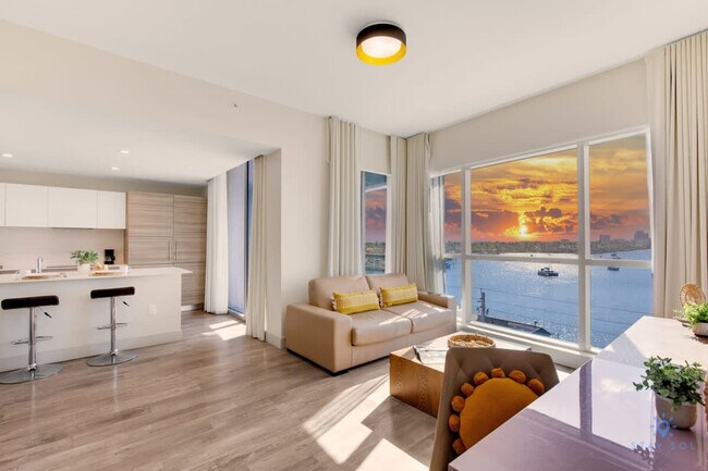 Building Photo - 777 N Ocean Dr