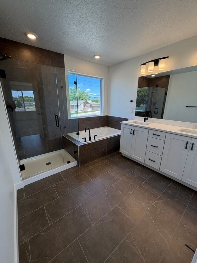Building Photo - BRAND NEW HOME!!!