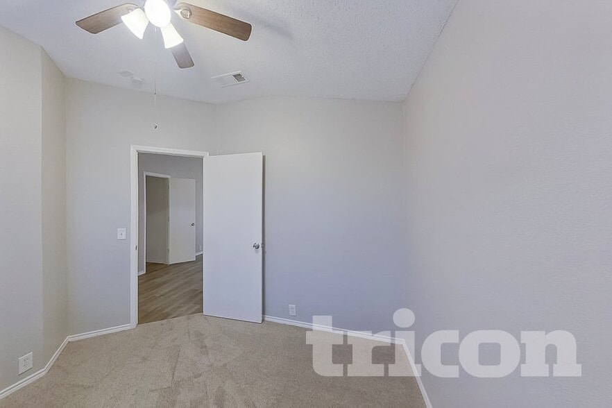 Building Photo - 232 Tulane Dr