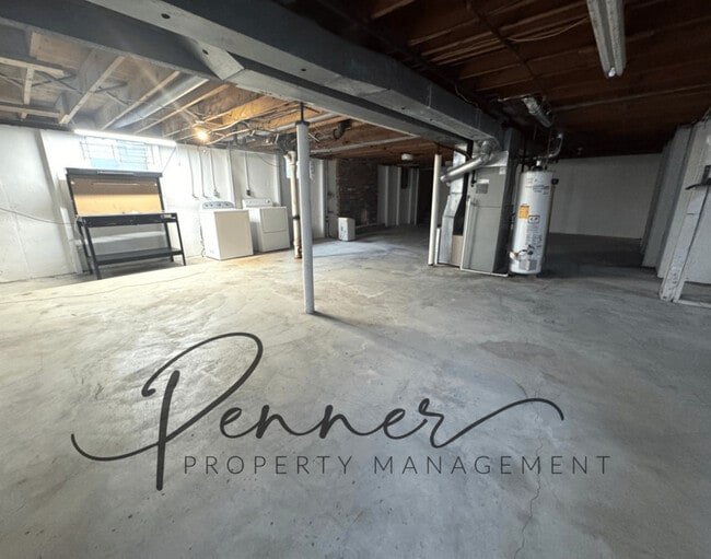 Building Photo - 811 NE Mulberry St