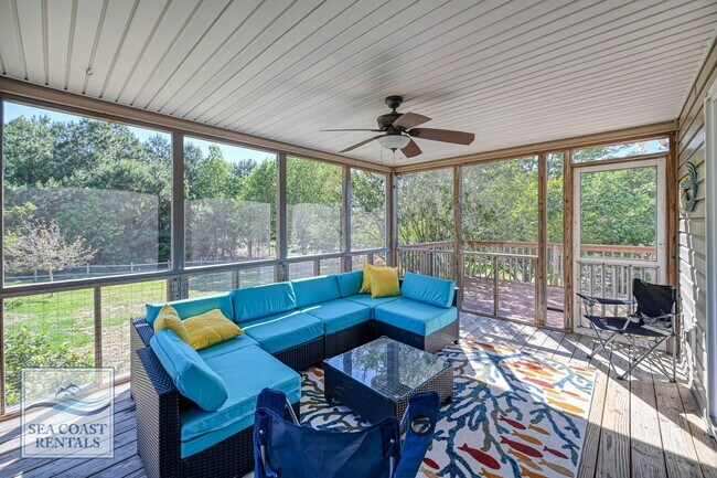 Building Photo - FALL MONTHLY RENTAL SEPTEMBER-DECEMBER