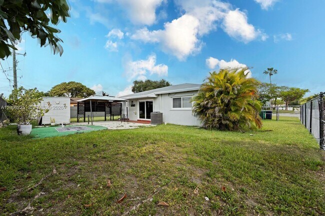 Building Photo - 19701 SW 103rd Ct