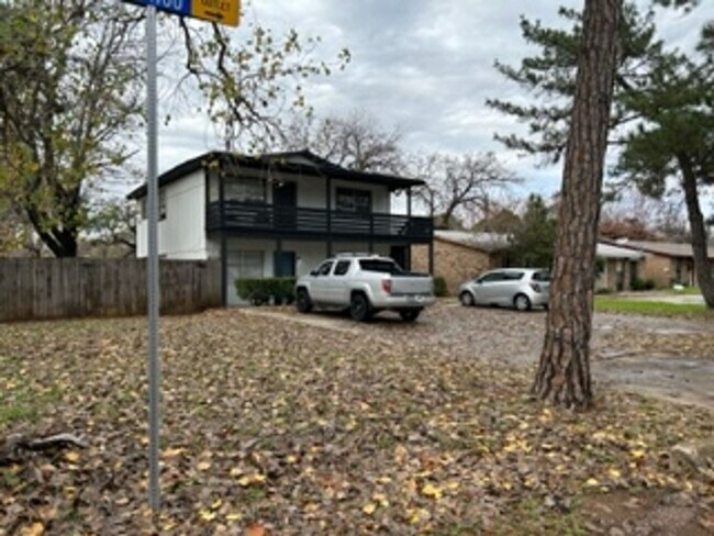 Building Photo - 400 Donnell Dr