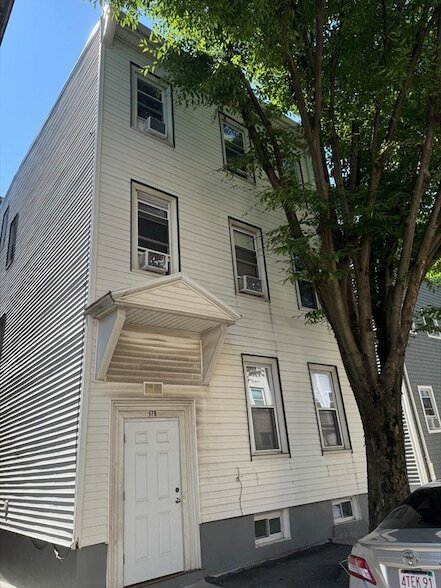 Building Photo - 179 Paris St