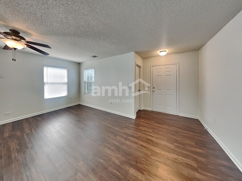 Building Photo - 4409 Red Hook Rd