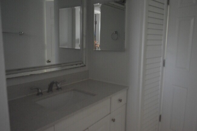 Building Photo - 6091 NW 61st Ave