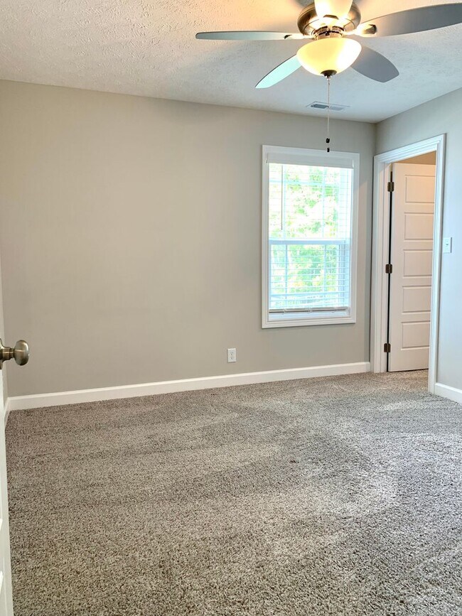 Building Photo - 1247 Highgrove Ln