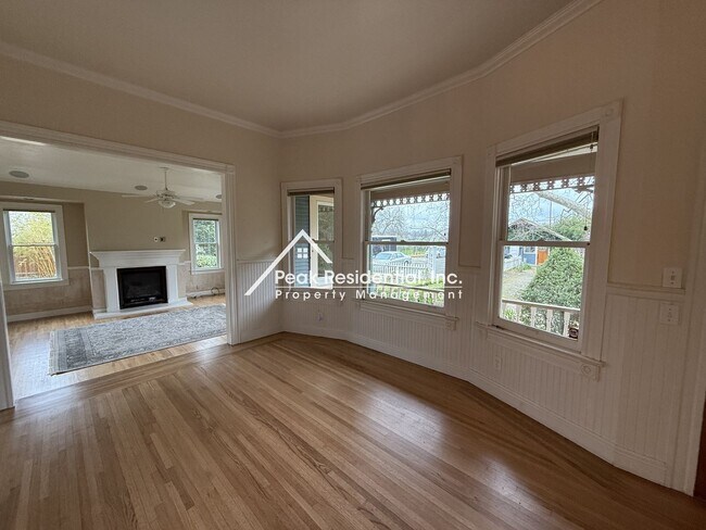 Building Photo - Beautiful Penryn 3bd/2ba House With Detach...