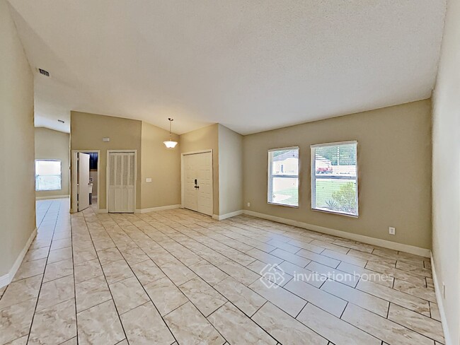 Building Photo - 641 Ridgewood St