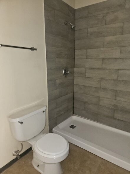 Building Photo - 3923 Cedar Gardens Dr