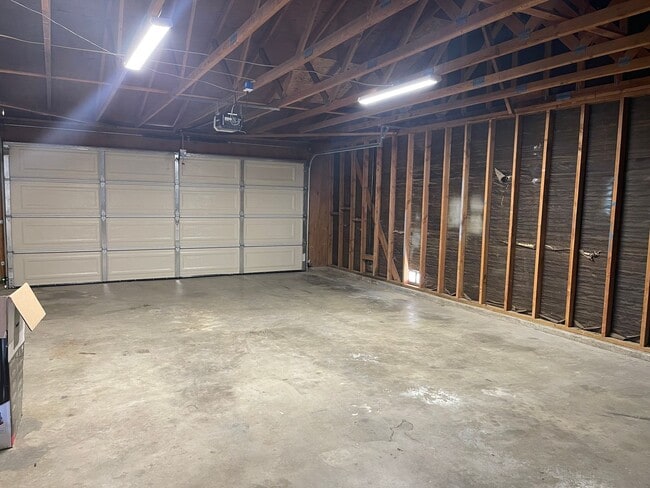 Building Photo - Military Discount Offered!!!