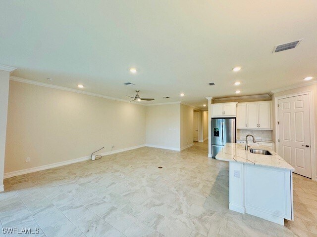 Building Photo - 28021 Sanibel Sands St