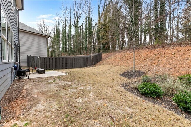 Building Photo - 715 River Gdns Dr