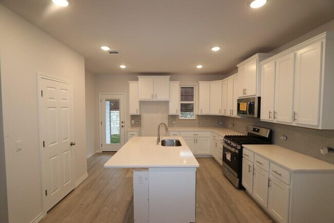 Building Photo - 15704 Singh Dr