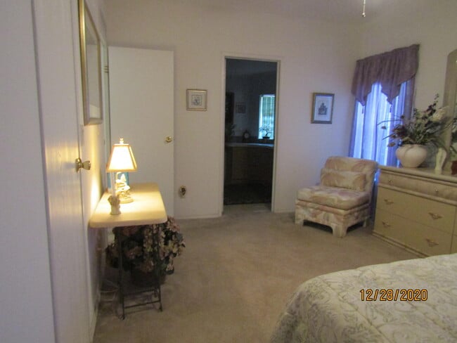 Building Photo - 7940 Meadowlark Ln