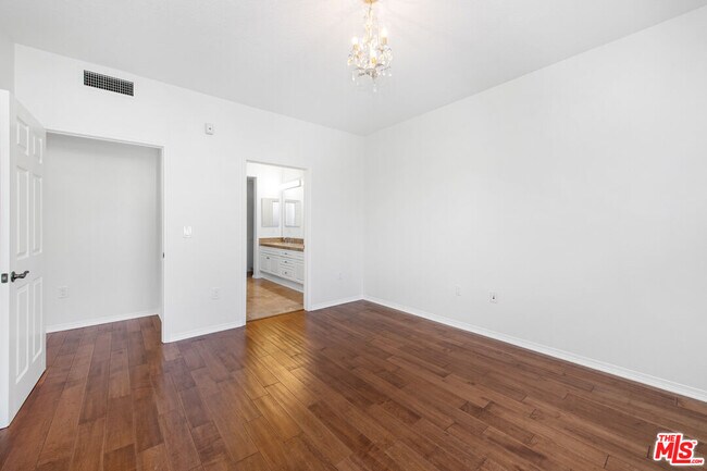 Building Photo - 13080 Pacific Promenade