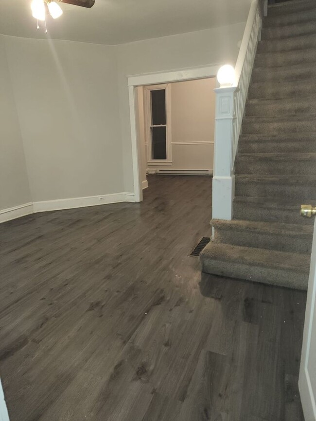 Building Photo - Remodeled home - Olney