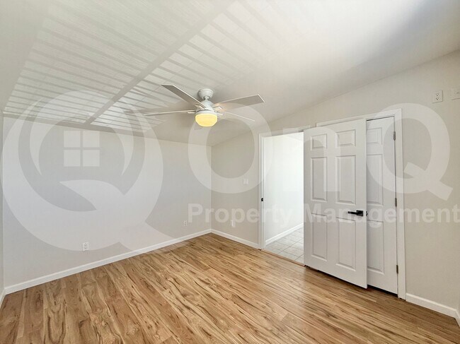 Building Photo - 11602 E Manana Rd