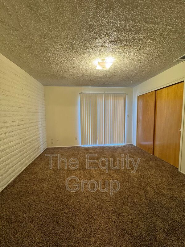 Building Photo - 3633 W Colonial Ave